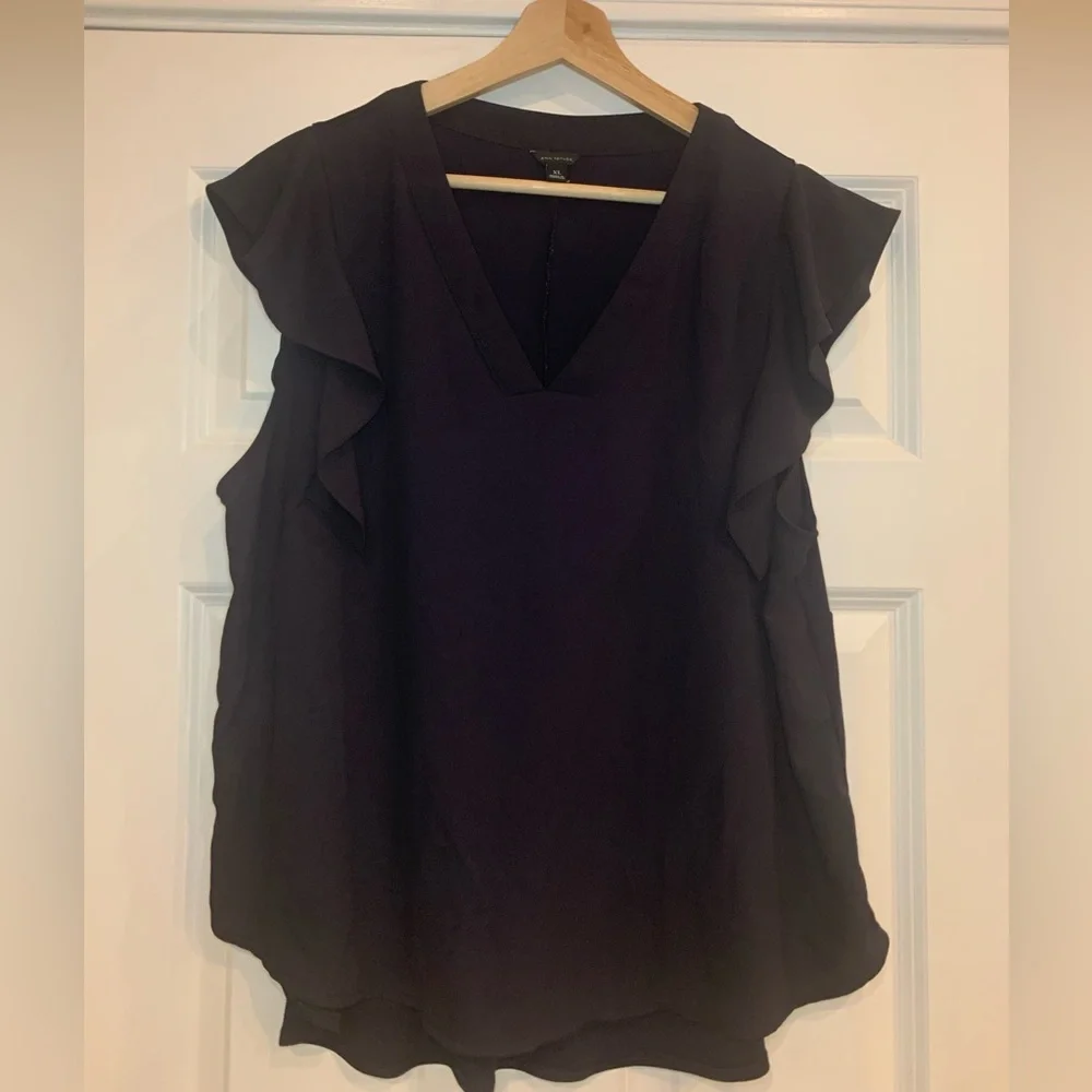 Ann Taylor Romantic Navy Sleeveless Blouse - size XL - Picture 2 of 9